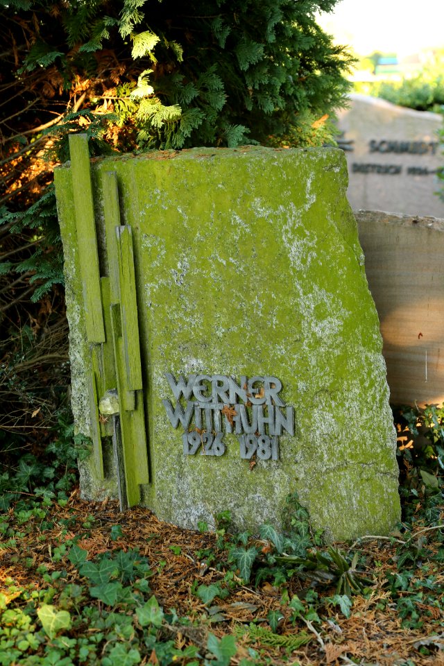 Riesenbeck Katholischer Friedhof Grab Werner Witthuhn 02