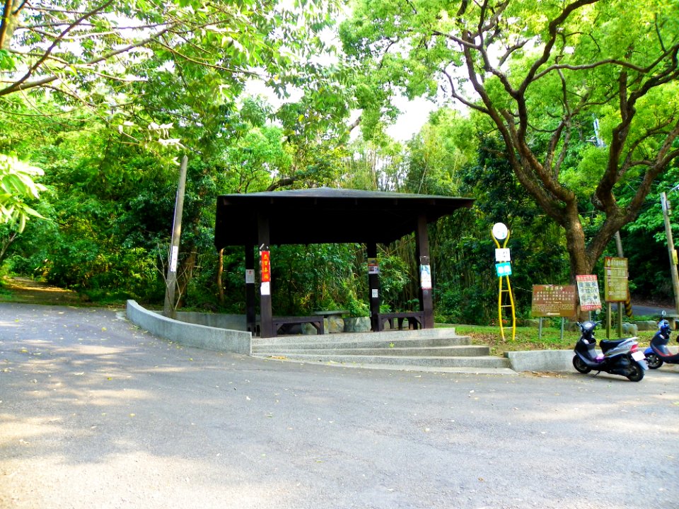 Pilu Zen Temple Bus Stop 20100327