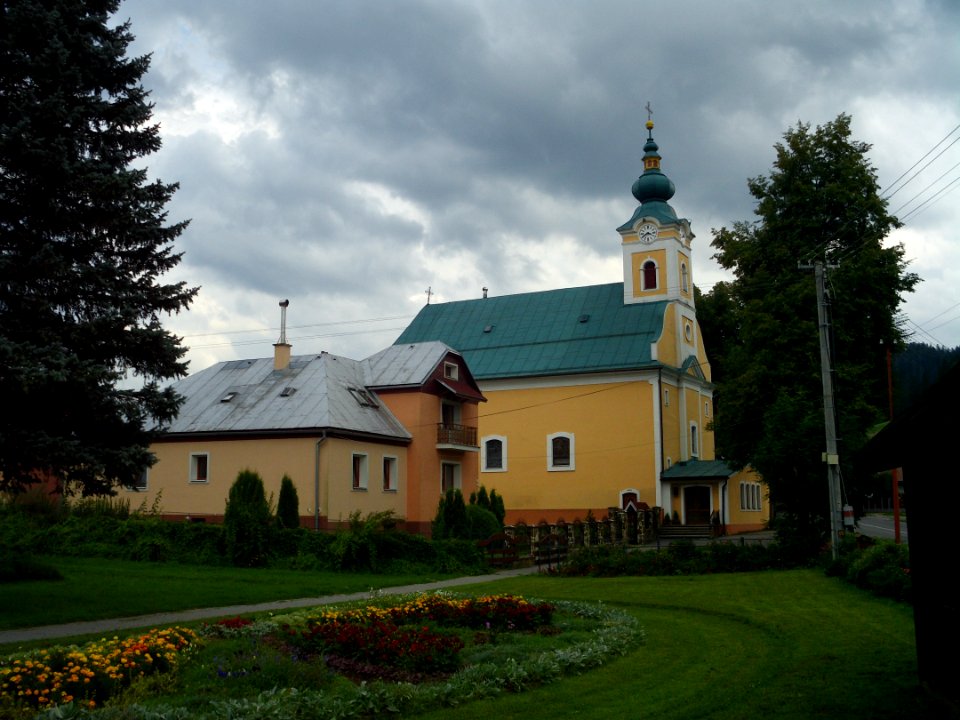 Pohronská Polhora church