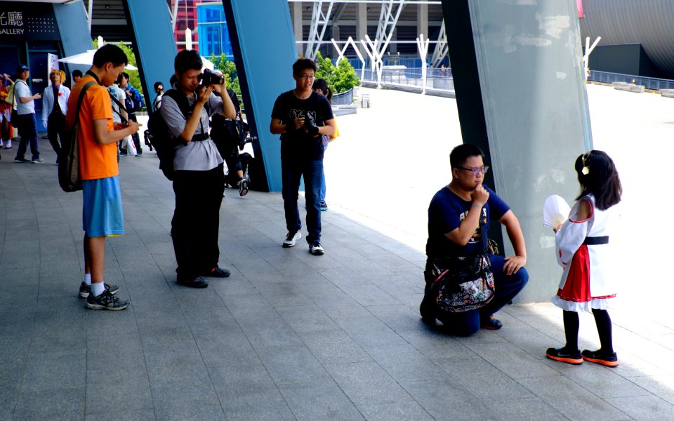 Photographers and Battleship Haruna Fleet Girl in front of Star Gallery, Taipei Arena 20150628