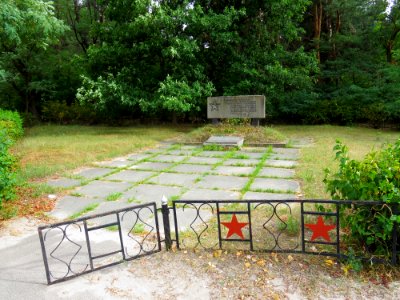 Pogreby - Scouts monument2