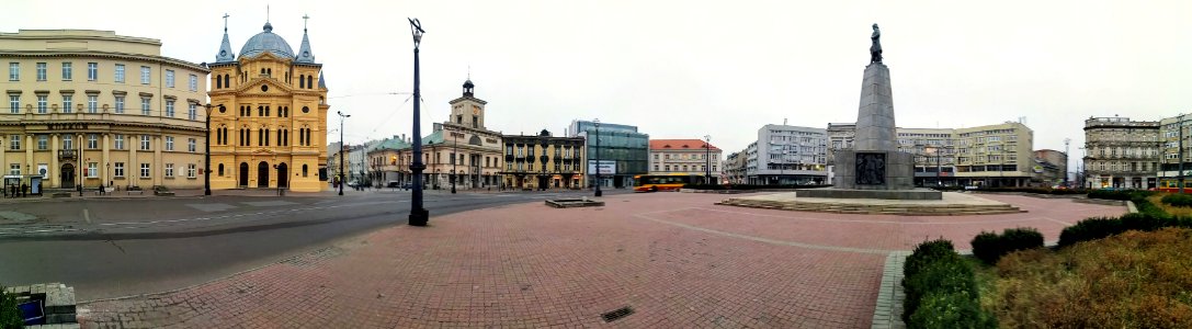 Plac Wolności w Łodzi (03)