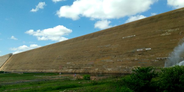 Parede da barragem Santa Cruz de Apodi (RN)