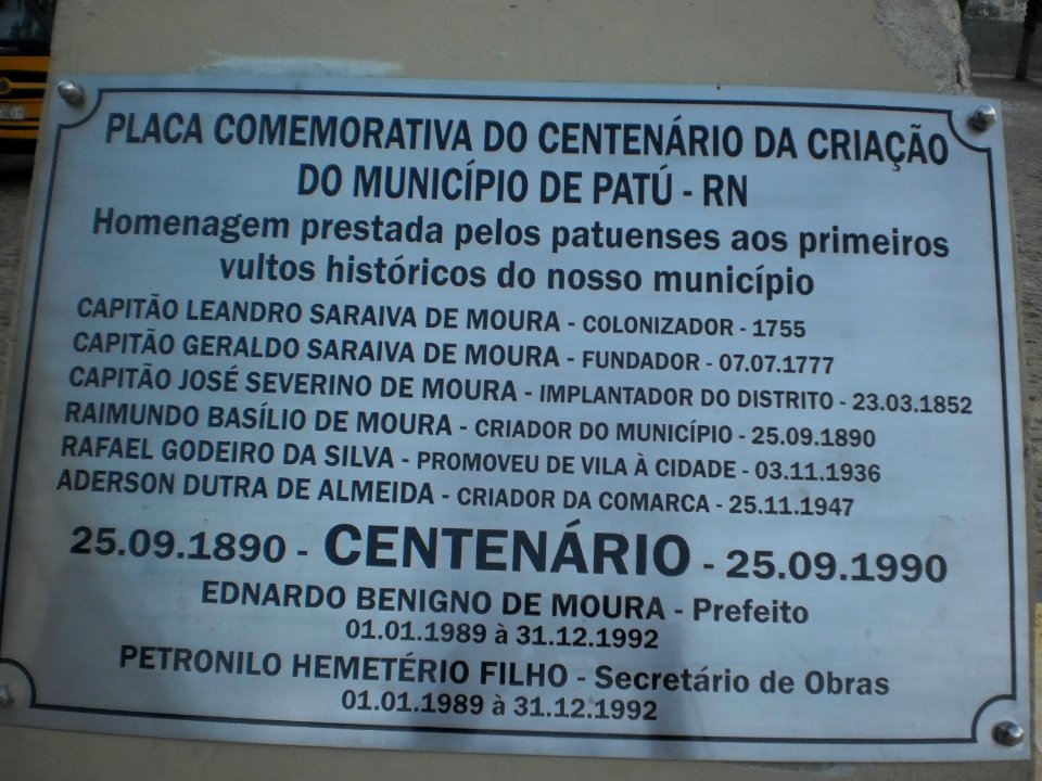 Placa do centenário de Patu (RN)
