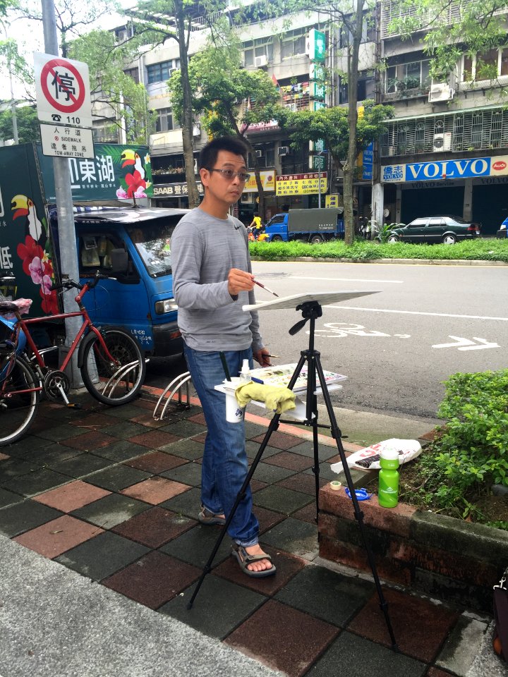 Painter in Sidewalk of Jiankang Road, Taipei 20160528a
