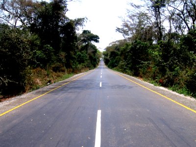 Overland road Luanda-Uíge, Angola
