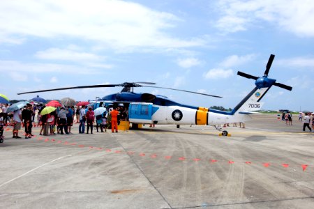 People aboarding ROCAF S-70C 7006 at Gangshan Air Force Base 20170812a