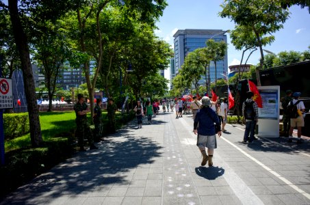 People Viewing Military Equitment Display at Section 2, Xianmin Blvd 20140906