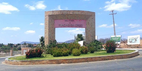 Pórtico de entrada de Riacho da Cruz (RN)
