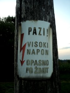 Pazi Visoki napon Opasno po život