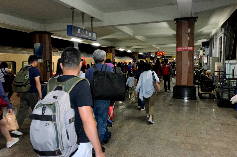 Passengers Leaving 1st Platform, TRA Hualien Station in Midnight 20170923