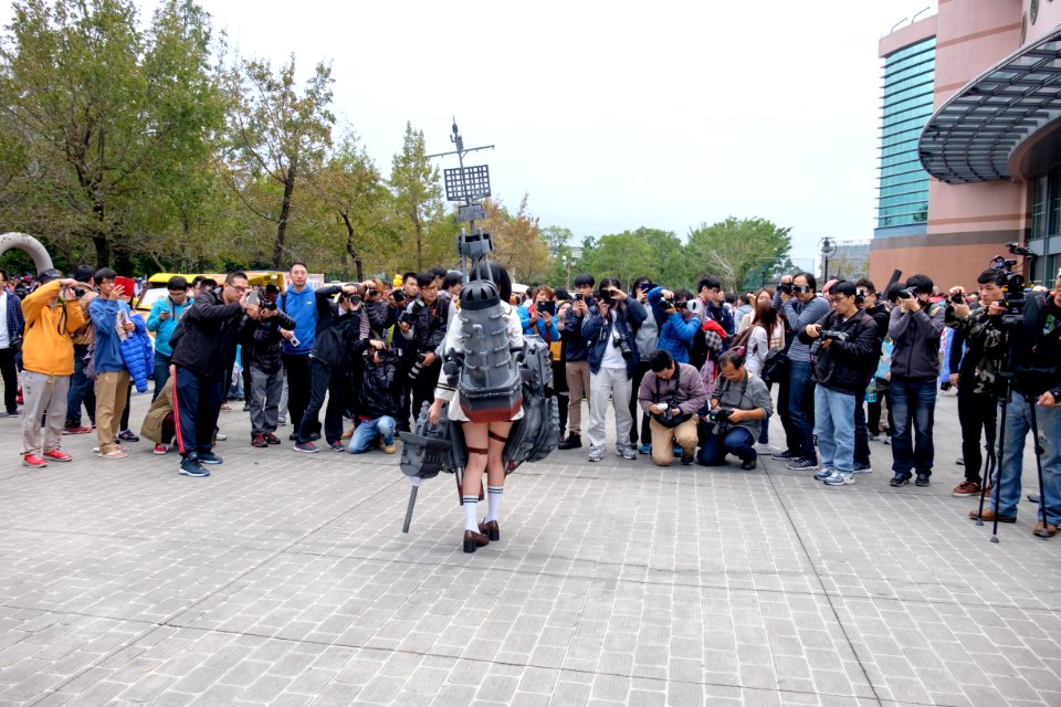 People Photographing Torpedo Cruiser Kitakami Fleet Girl Cosplayer in CWT41 20151212