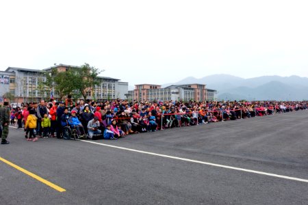 People around Hongchailin Camp Ground 20161224