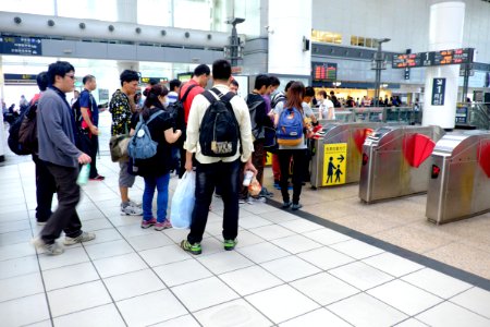 Passengers Waiting for Pass through Array of THSR Zuoying Station 20151024