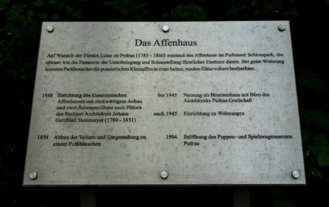 Putbus Schlosspark Affenhaus 03