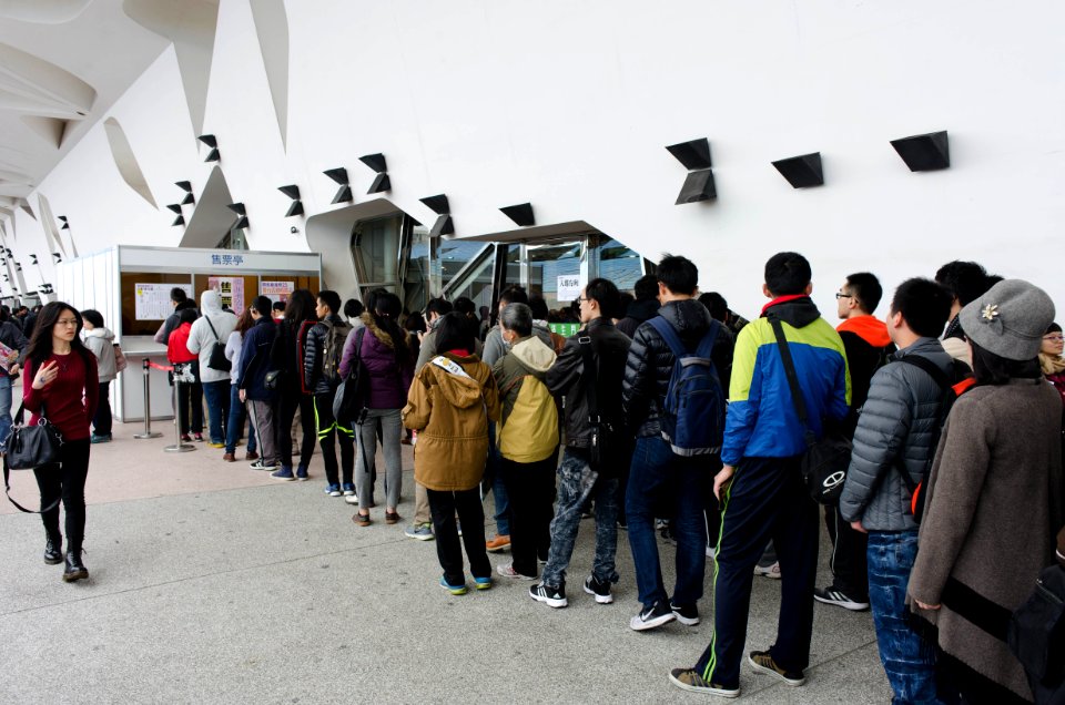 Queue of Buying Tickets in FF25 20150131