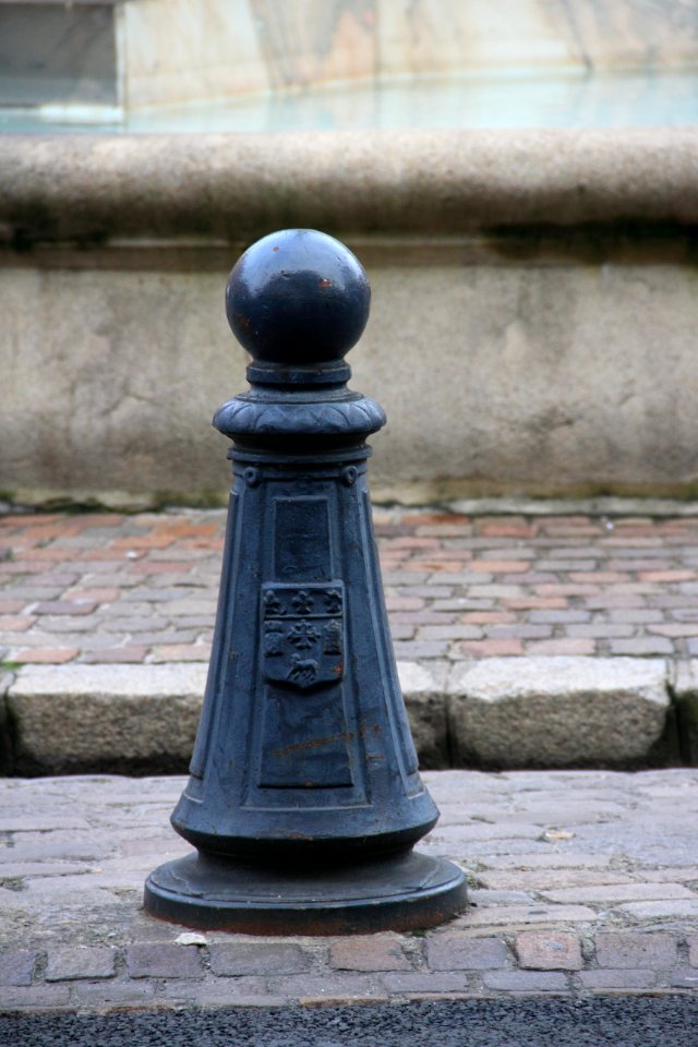 Poteau, Place Paul Dupuy