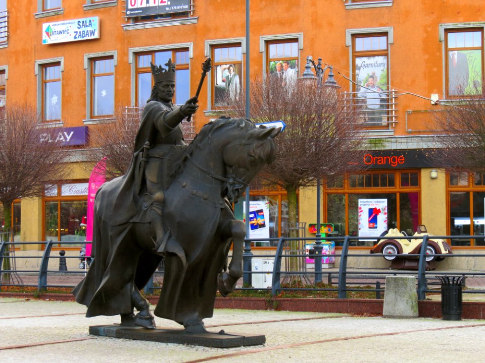 Pomnik Kazimierza IV Jagiellończyka w Malborku 02