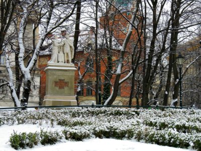 Pomnik Jadwigi i Jagiełły w Krakowie 01