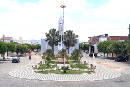 Praça Tenente João Felipe e Igreja Matriz de Luís Gomes (RN)