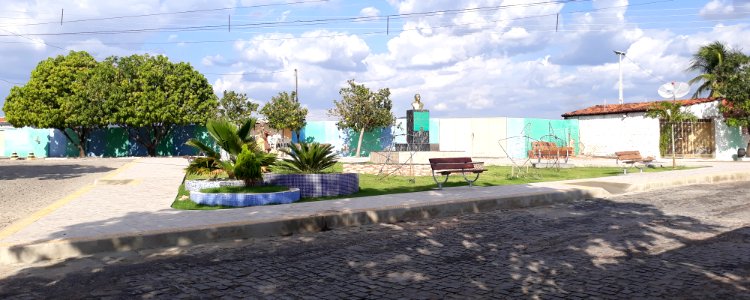 Praça na entrada de Francisco Dantas (RN)