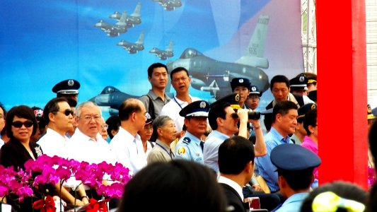 President Ma Use Binocular Watching Fighter Flight Demo in Chiayi AFB Reviewing Stand 20120811