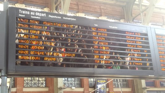 Tableau des départs - Lille-Flandres - avril 2015