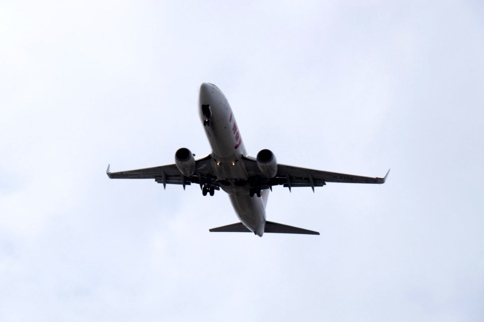 T'way Airlines Boeing 737-8KG HL8235 on Final Approach at Taipei Songshan Airport 20150201