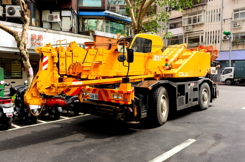 Tadano Rough Terrain Crane CREVO 160 at Sanmin Road, Songshan District, Taipei 20160313