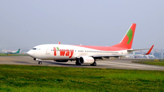 T'way Airlines Boeing 737-83N HL8268 Departing from Taipei Songshan Airport 20160229c