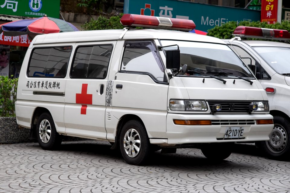 Tao Lian Ambulances Co., Ltd. CMC Mitsubishi Delica Ambulance 20150321