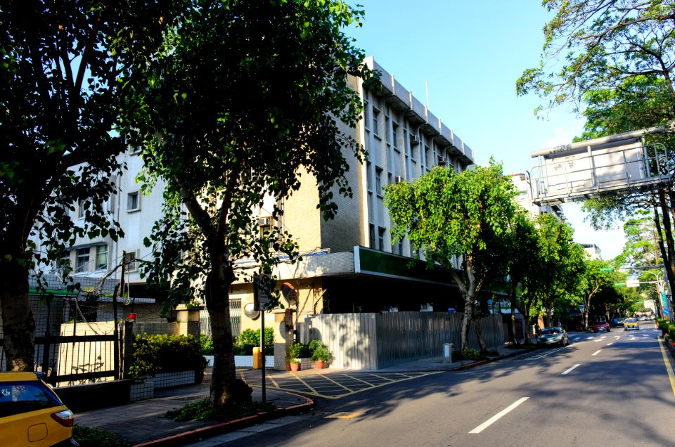 Taipei Minsheng Post Office Front Hall Reforming 20150916c