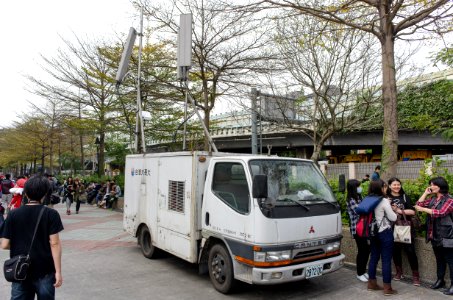 Taiwan Mobile Fuso Canter Mobile Phones Base Truck in CWT39 20150228a