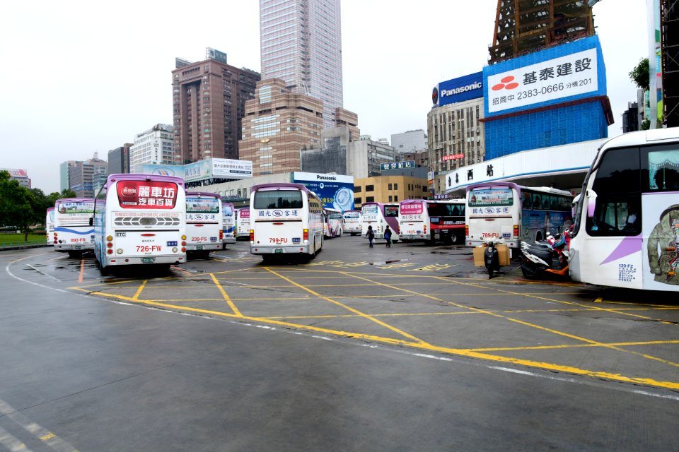 Taipei West Bus Station Ground Southeast View 20160128
