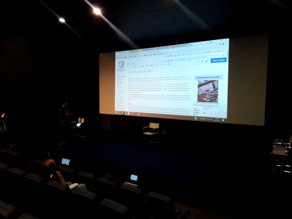 Taller de edición Wikimedia Chile en Wikigap 2018 9