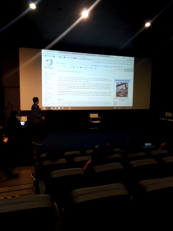 Taller de edición Wikimedia Chile en Wikigap 2018 14