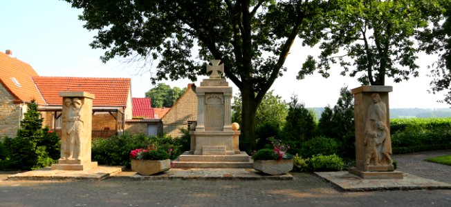 Steinbeck Ehrenmal 06