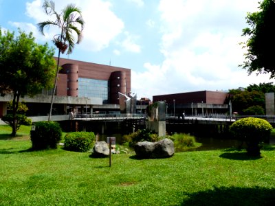 Tainan Municipal Cultural Center West Pond and Lawn 20130810