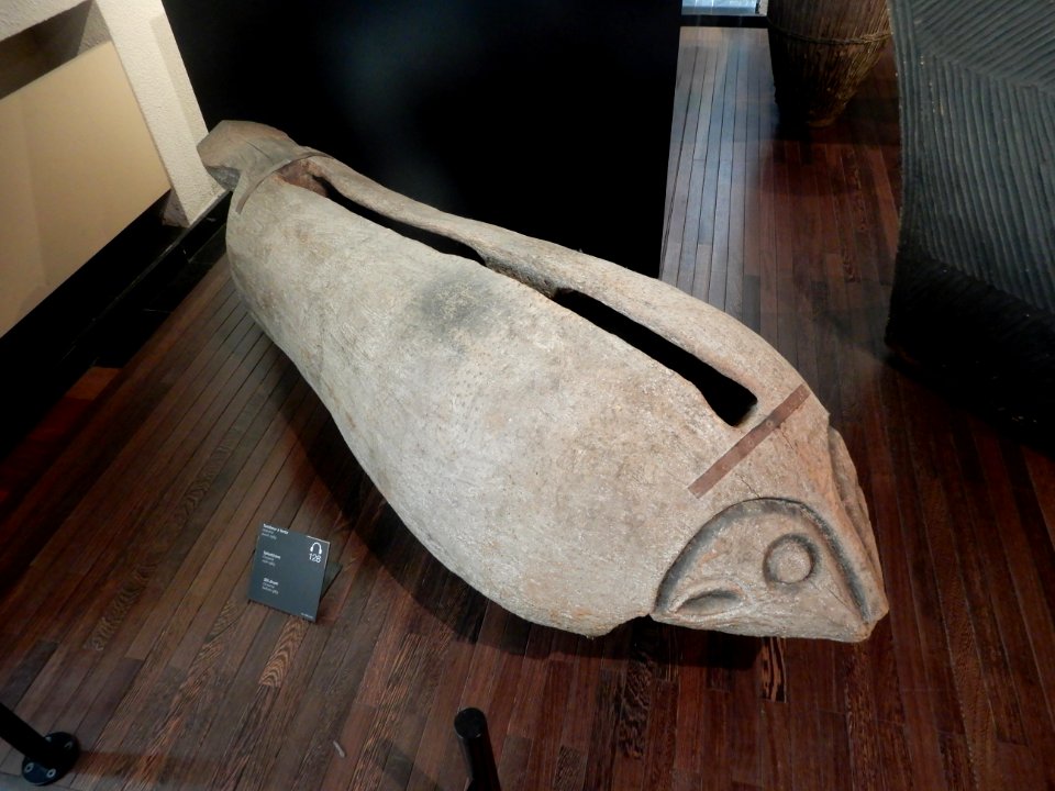 Tambour à fente, Océanie