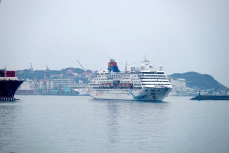 Superstar Aquarius Moving in Port of Keelung 20170309a