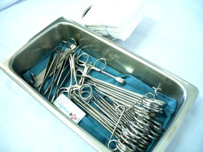 Surgical instruments 10