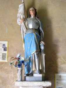 Statue, Église de Meobecq, France