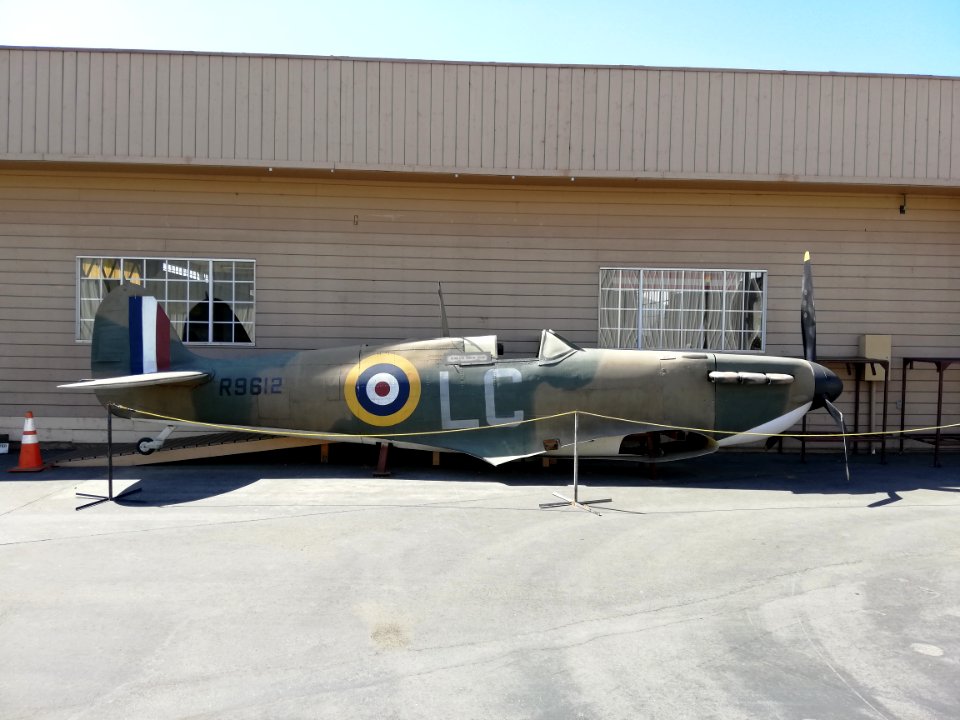 Supermarine Spitfire Mk.I Replica ‘LC - R9612’ (28954638312)