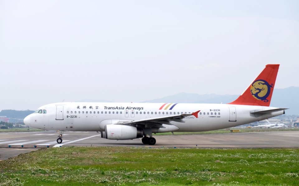 TransAsia Airways Airbus A320-200 B-22311 Departing from Taipei Songshan Airport 20150221e