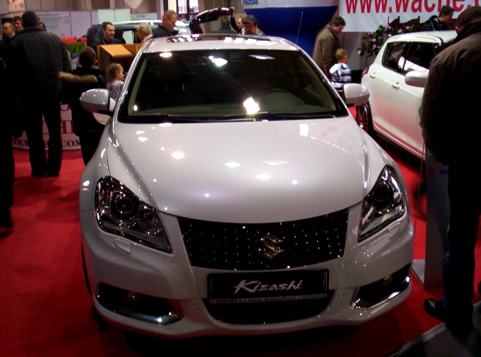 Suzuki Kizashi front Poznan 2011