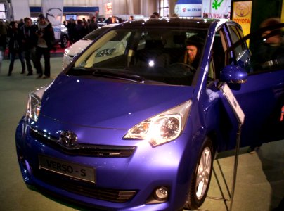 Toyota Verso-S front Poznan 2011