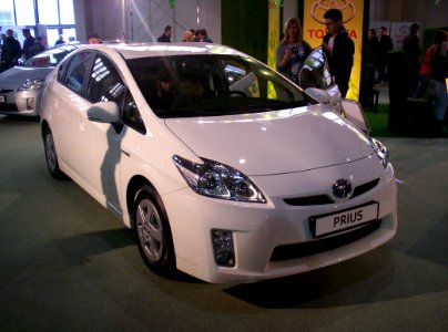 Toyota Prius (ZVW30) front Poznan 2011