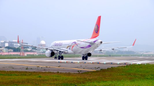 TransAsia Airways Airbus A321-231 B-22611 Departing from Taipei Songshan Airport 20160229d