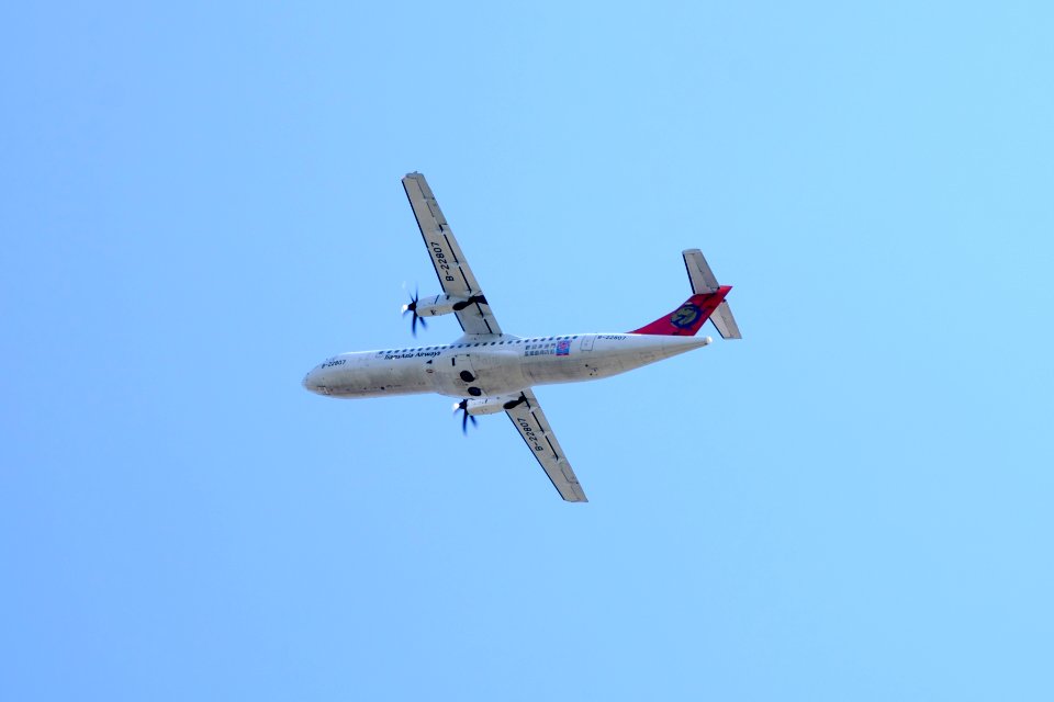 Transasia Airways ATR 72-212A B-22807 Taking off from Taipei Songshan Airport 20150913