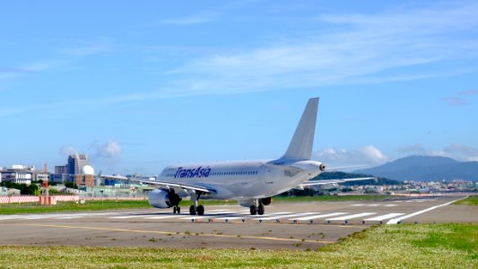 TransAsia Airways Airbus A320-233 B-22320 Departing from Taipei Songshan Airport 20151222e